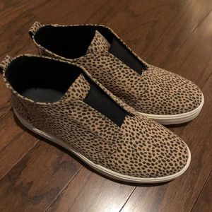 Wedge leopard booties